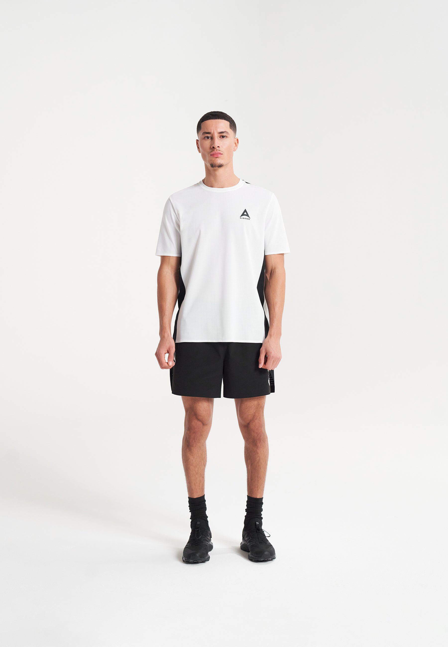T-shirt d'entraînement à empiècements A-Game pour hommes - Blanc/Noir